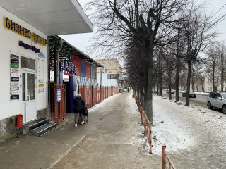 вход в бизнес-центр стр 13 и вход в каток "Любимый"