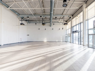 Фотография Аренда помещения свободного назначения, 2050 м² , Софийская улица   №12