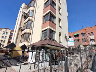 Аренда помещения свободного назначения 383 м² Большевистская улица 43