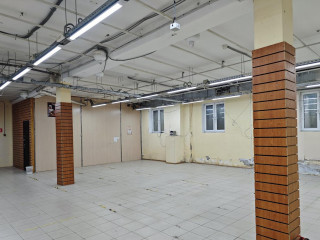 Фотография Аренда магазина, 1300 м² , Спортивная улица 17  №2