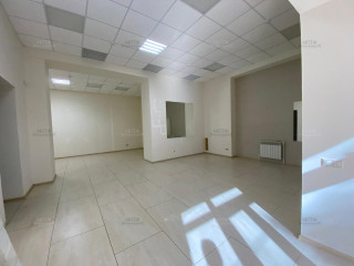 Фотография Аренда помещения свободного назначения, 100 м² , улица Космонавта Комарова 33  №1
