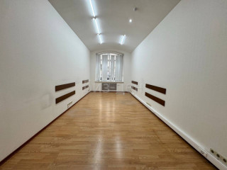 Аренда офиса 140 м² улица Россолимо 17