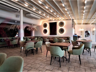 Фотография Продажа помещения свободного назначения, 473 м² , Уральская улица №2 Фотография Продажа помещения свободного назначения, 473 м² , Уральская улица №2