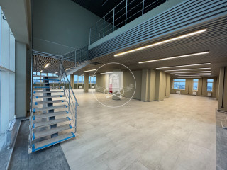 Аренда помещения свободного назначения 2000 м² улица Красных Зорь 22А 