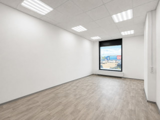 Фотография Продажа помещения свободного назначения, 83 м² , Крауля ул 194 №6 Фотография Продажа помещения свободного назначения, 83 м² , Крауля ул 194 №6