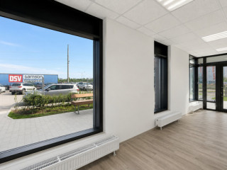 Фотография Продажа помещения свободного назначения, 83 м² , Крауля ул 194 №7 Фотография Продажа помещения свободного назначения, 83 м² , Крауля ул 194 №7