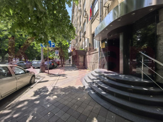 Аренда помещения свободного назначения 330 м² Красная улица