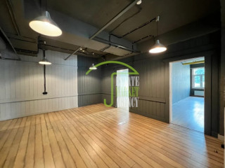 Фотография Аренда магазина, 274 м² , Ждановская набережная 10 №11 Фотография Аренда магазина, 274 м² , Ждановская набережная 10 №11