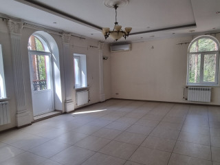 Фотография Продажа помещения свободного назначения, 267 м² , Спортивная улица 5 №18 Фотография Продажа помещения свободного назначения, 267 м² , Спортивная улица 5 №18